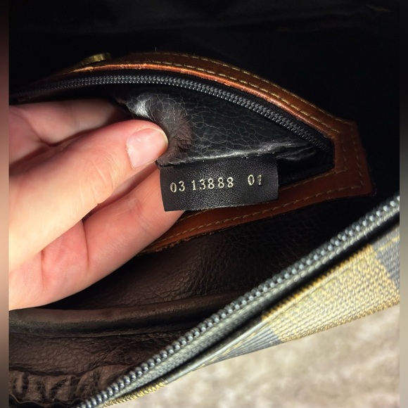 Fendi Vintage Pequin Crossbody Bag - Picture 15 of 16